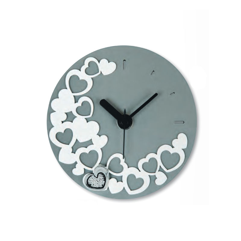 Orologio tondo grigio con cuori