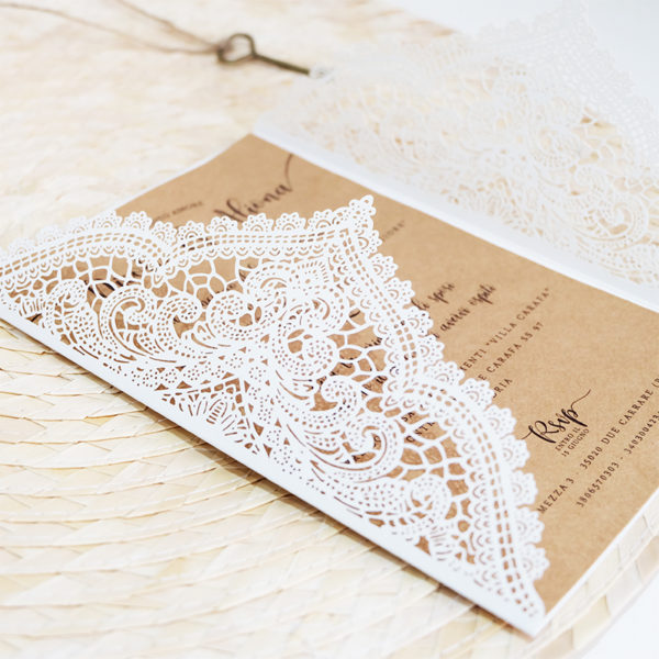 Partecipazione lasercut pizzo rettangolare due ante