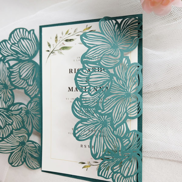 invito lasercut tema botanico ninfee