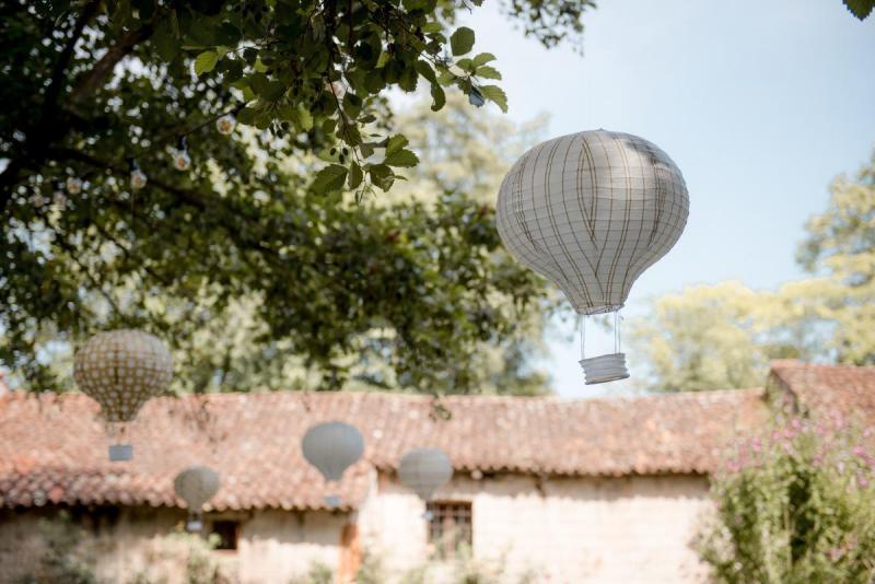 Vintage travel themed wedding