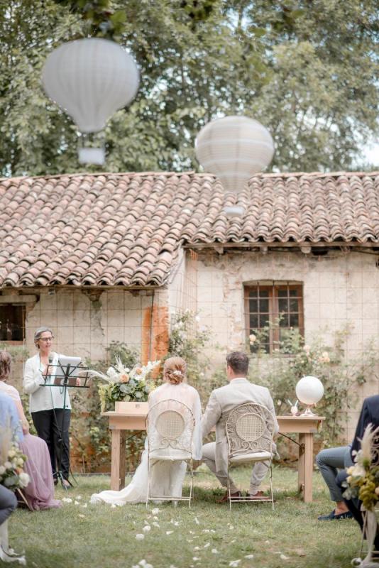 Vintage travel themed wedding