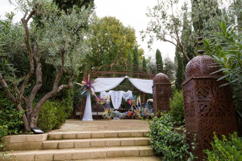 Mediterranean style coloured wedding on lake garda