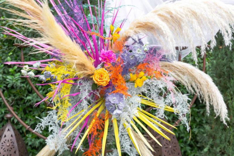 Mediterranean style coloured wedding on lake garda