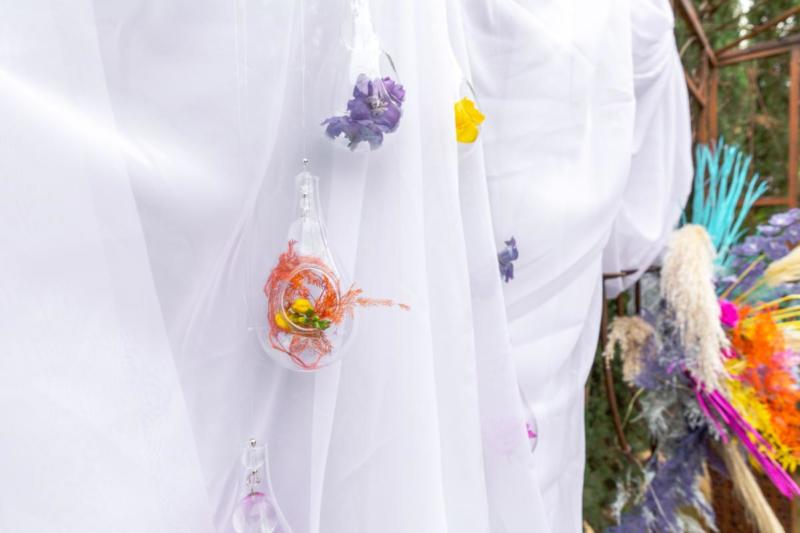 Mediterranean style coloured wedding on lake garda